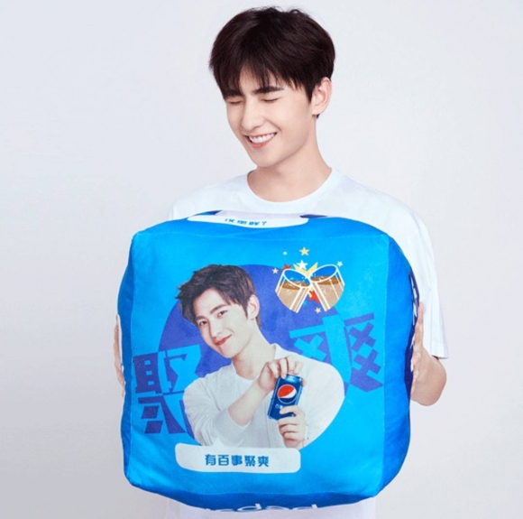 【杨洋】大宝贝早,今天也要百事可乐!